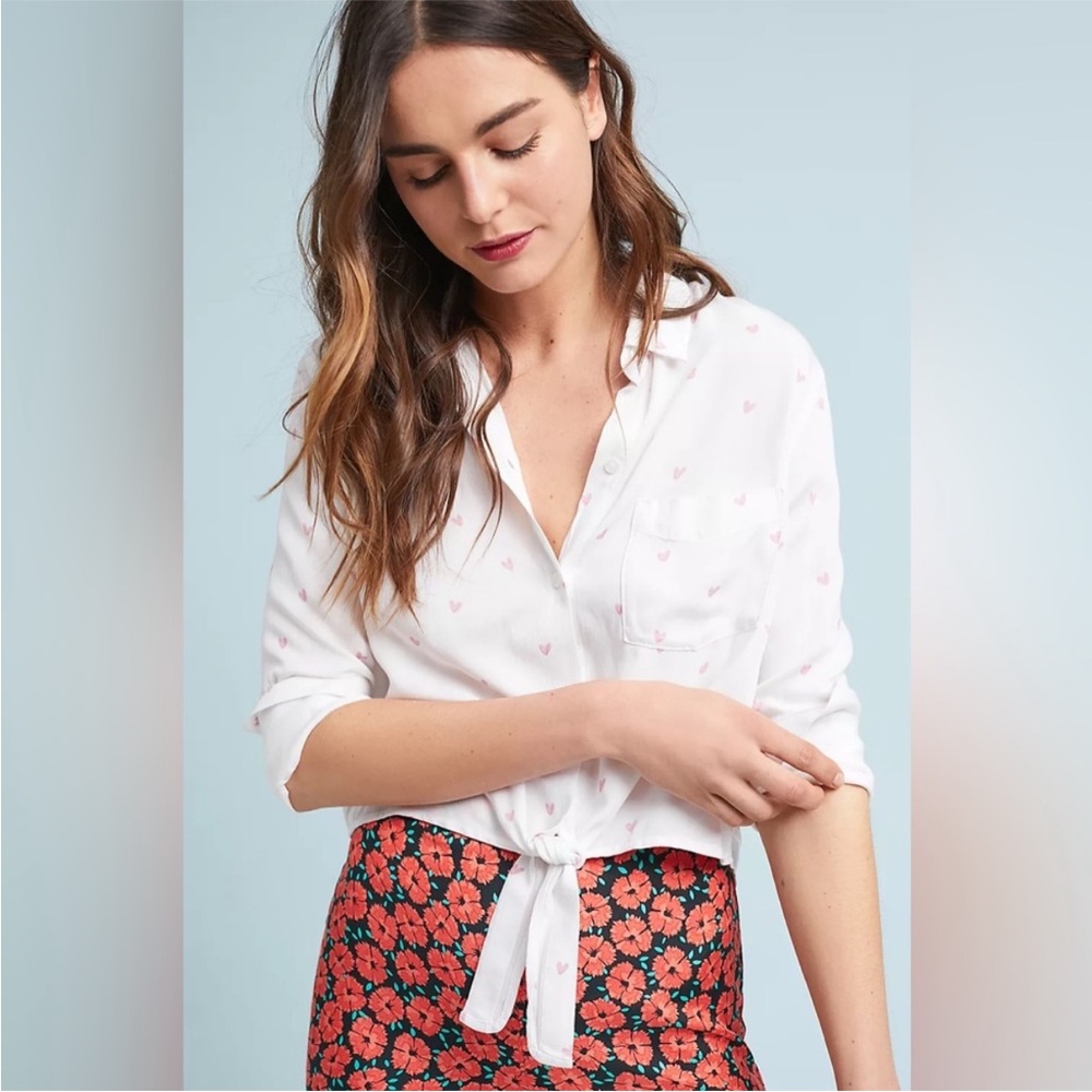 • Rails • VAL" TIE FRONT BUTTON DOWN SHIRT
Heart Print White / Pink Small